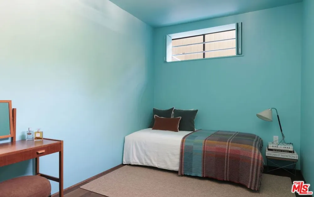 8322 Ridpath Drive Los Angeles, CA 90046