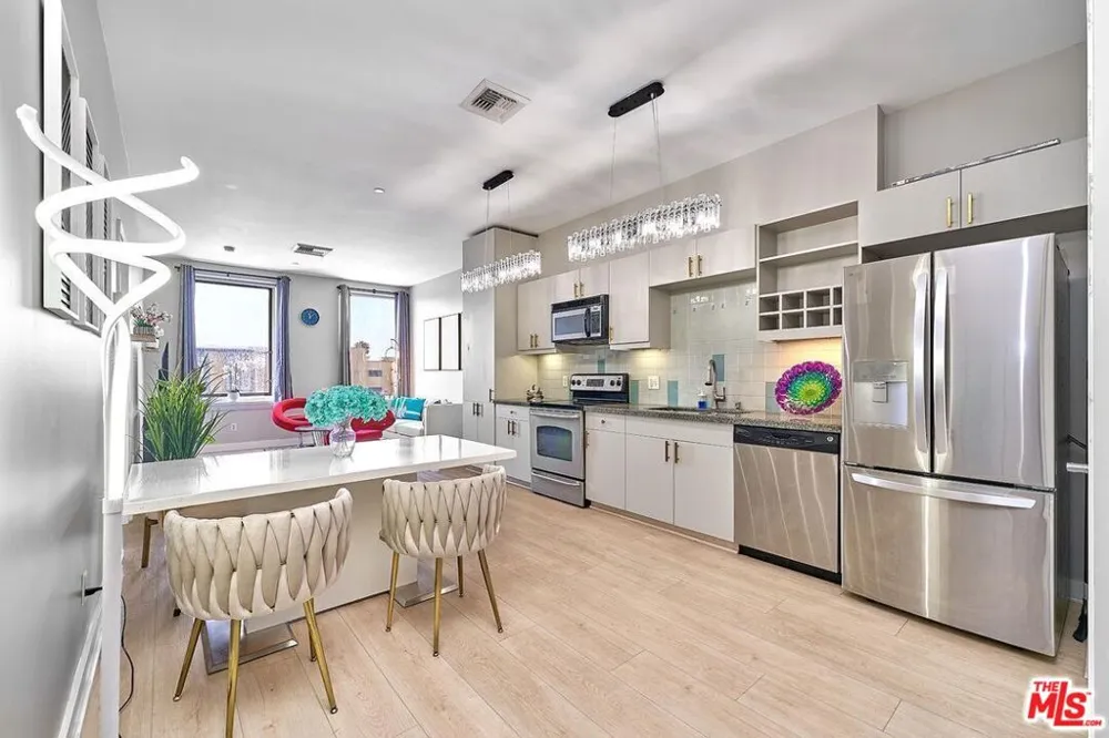 3810 Wilshire Boulevard #408 Los Angeles, CA 90010