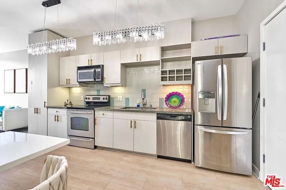 3810 Wilshire Boulevard #408 Los Angeles, CA 90010