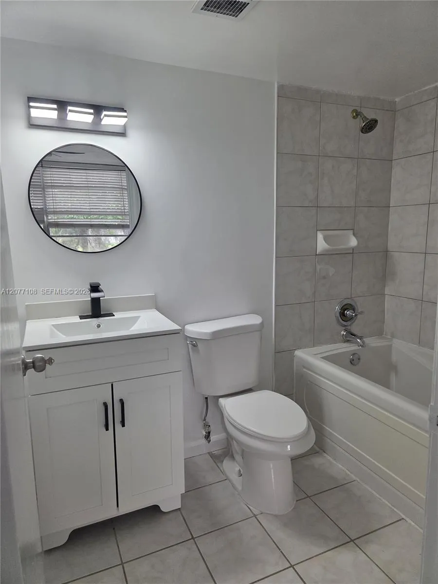 1020 NW 80th Ave #203 Margate, FL 33063