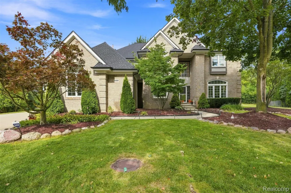 22099 Barclay Court Novi City, MI 48374