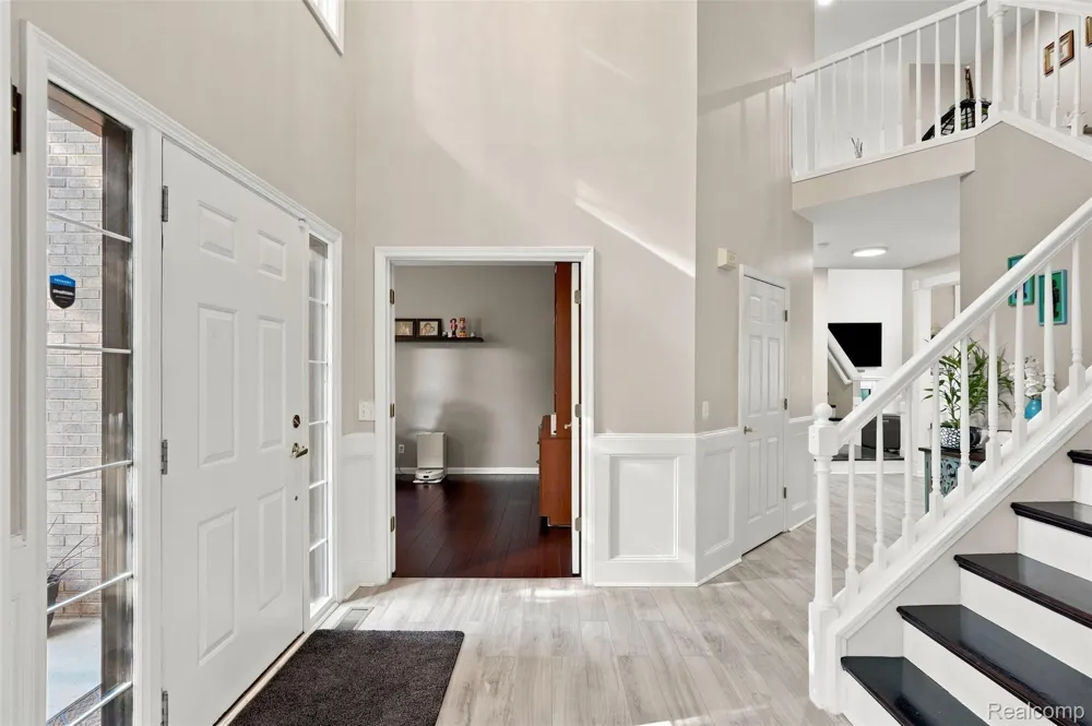 22099 Barclay Court Novi City, MI 48374