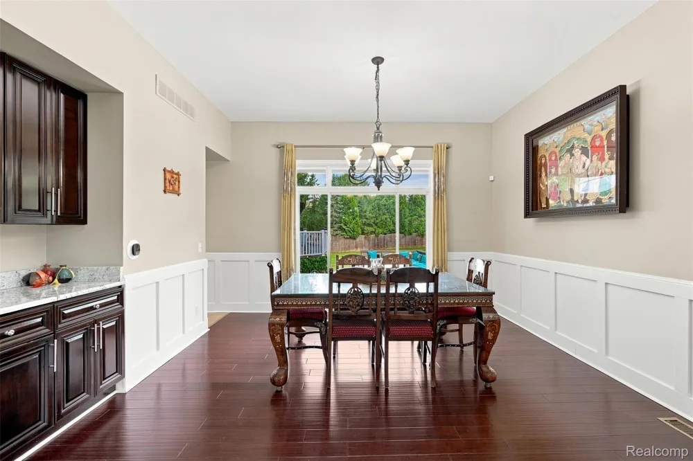 22099 Barclay Court Novi City, MI 48374