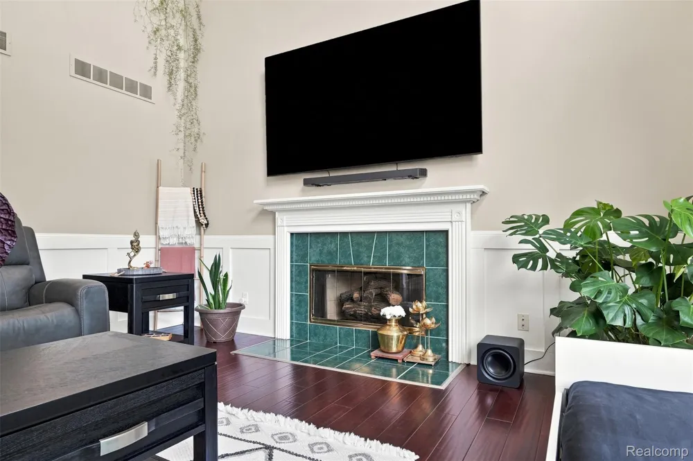 22099 Barclay Court Novi City, MI 48374