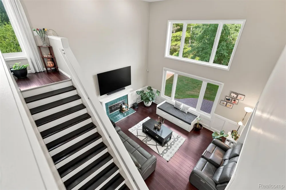 22099 Barclay Court Novi City, MI 48374