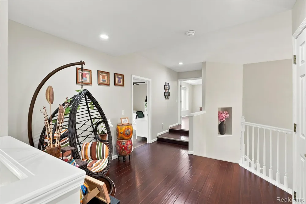 22099 Barclay Court Novi City, MI 48374