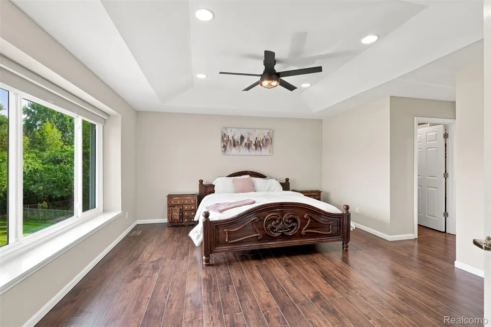 22099 Barclay Court Novi City, MI 48374