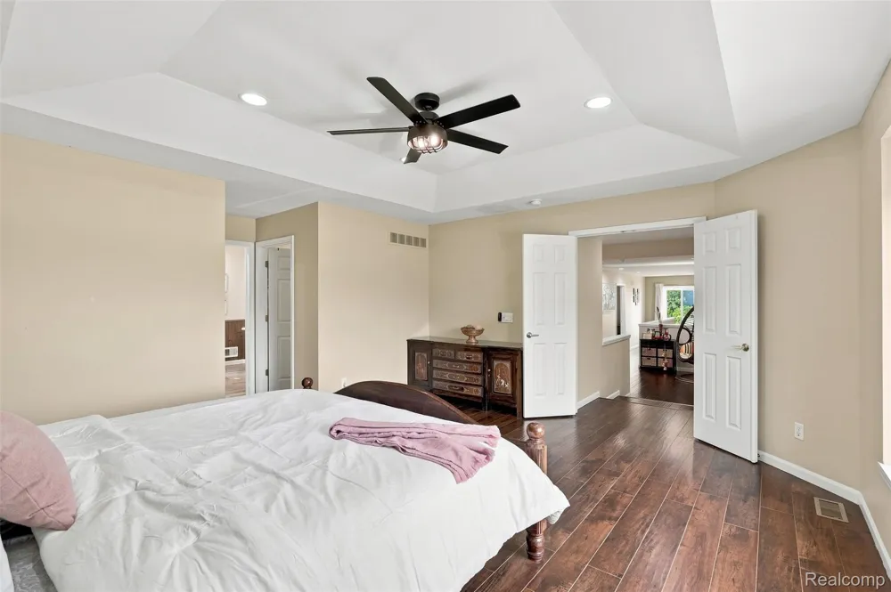 22099 Barclay Court Novi City, MI 48374