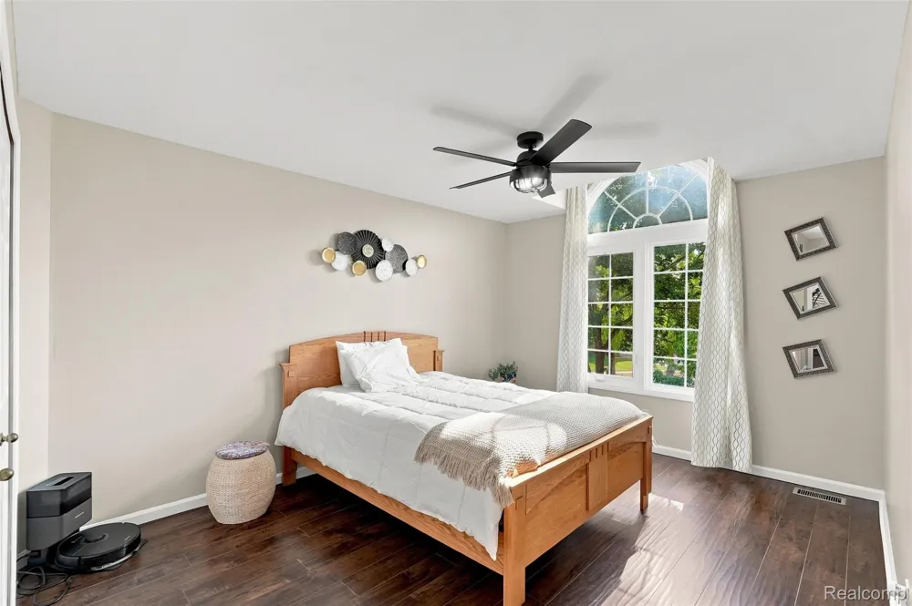 22099 Barclay Court Novi City, MI 48374