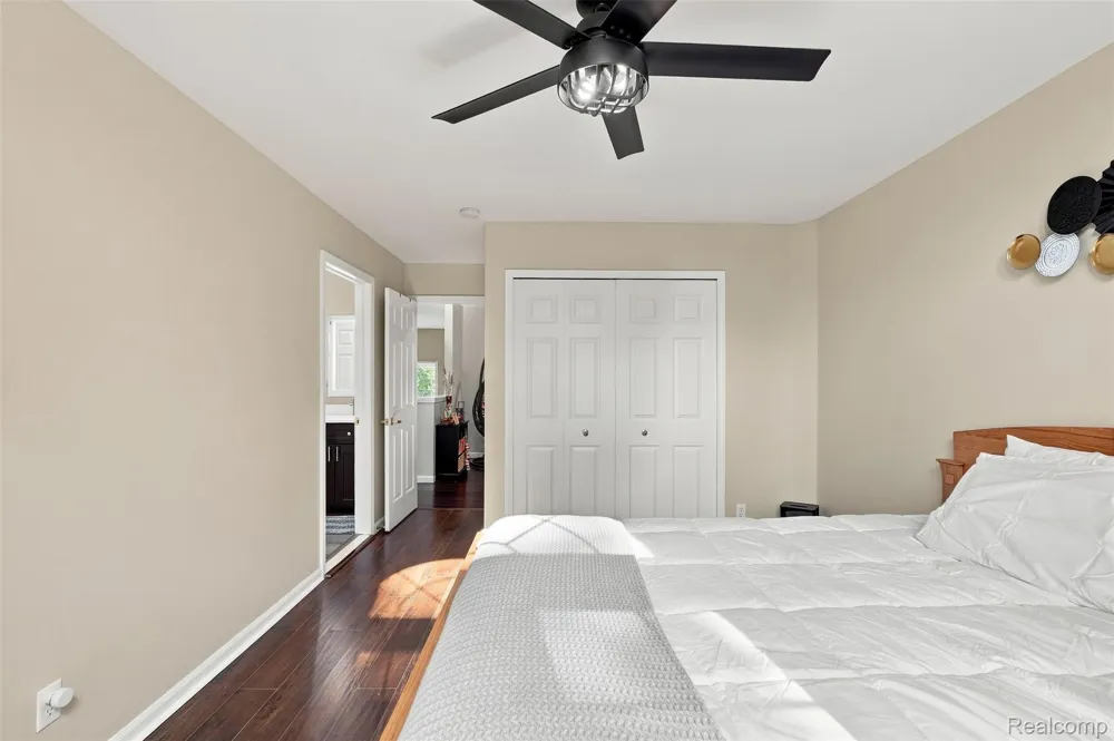 22099 Barclay Court Novi City, MI 48374