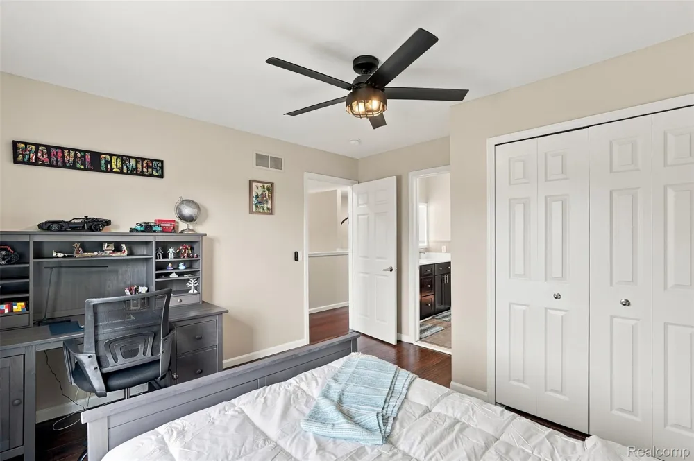 22099 Barclay Court Novi City, MI 48374