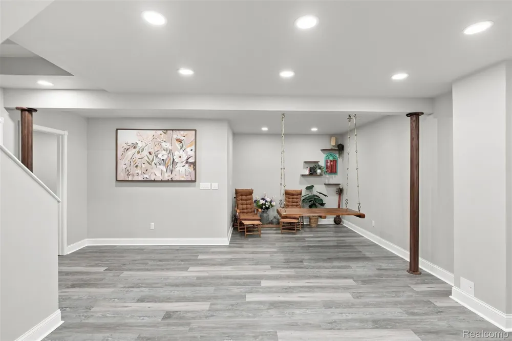 22099 Barclay Court Novi City, MI 48374
