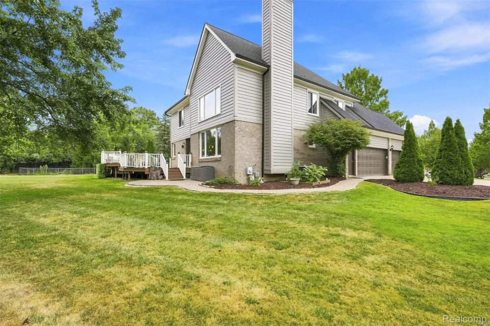 22099 Barclay Court Novi City, MI 48374