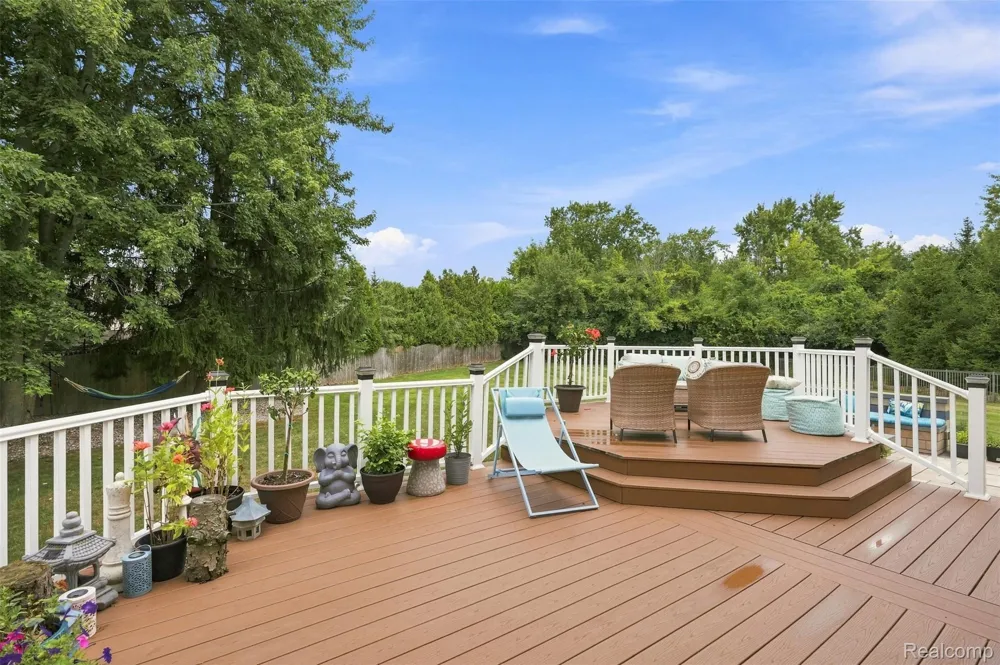 22099 Barclay Court Novi City, MI 48374