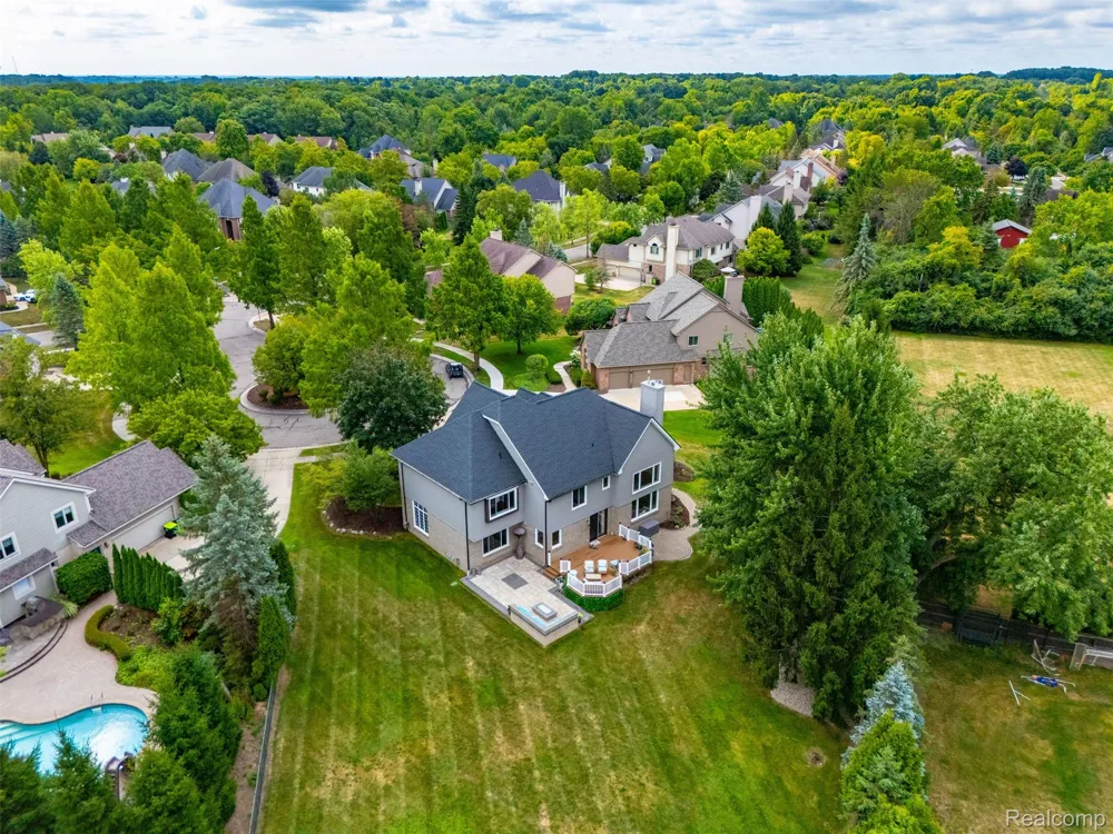 22099 Barclay Court Novi City, MI 48374