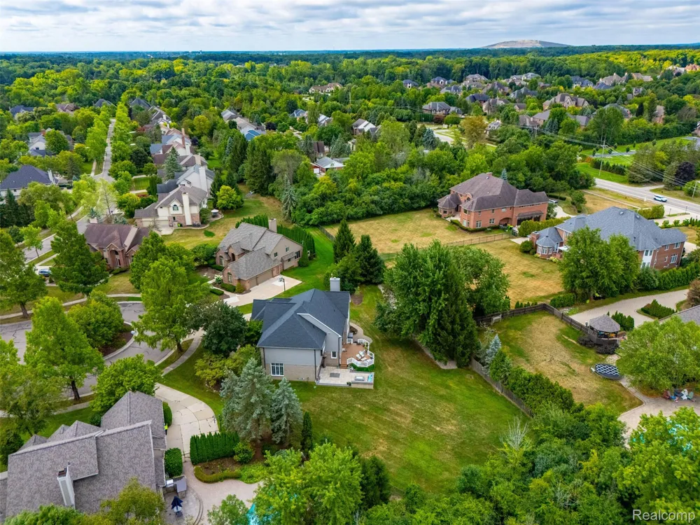 22099 Barclay Court Novi City, MI 48374