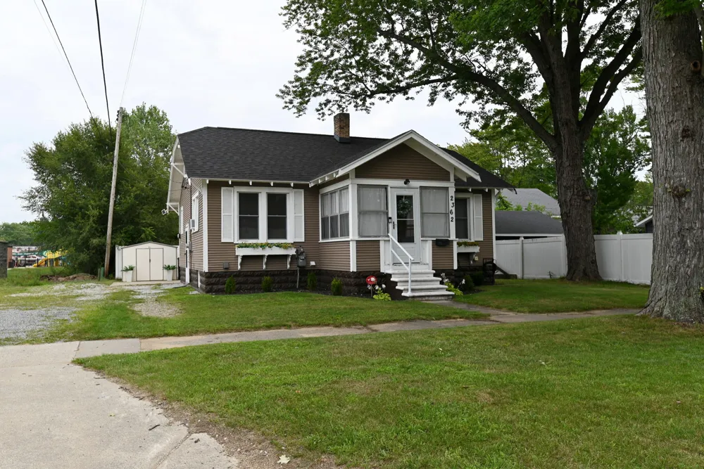 2362 Denmark Street Muskegon City, MI 49441