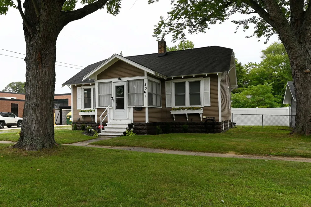 2362 Denmark Street Muskegon City, MI 49441