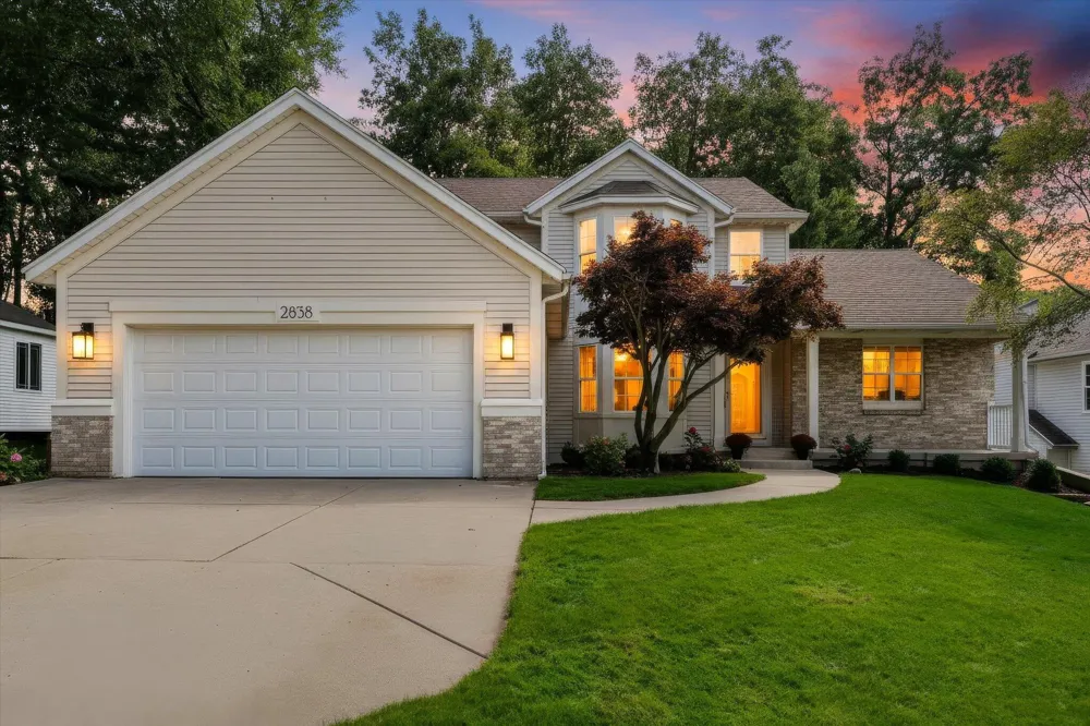 2838 Big Timber Drive NE Grand Rapids Charter Township, MI 49525
