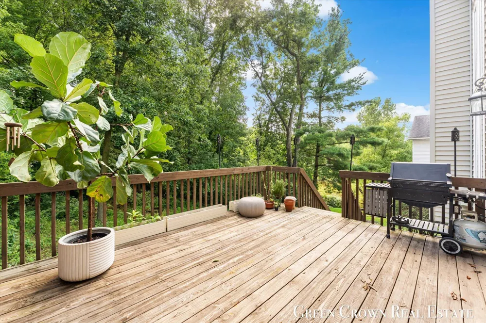 2838 Big Timber Drive NE Grand Rapids Charter Township, MI 49525