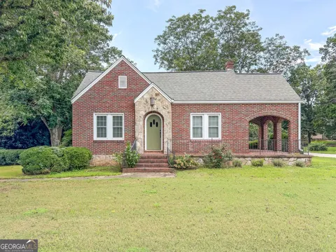 598 Main ST