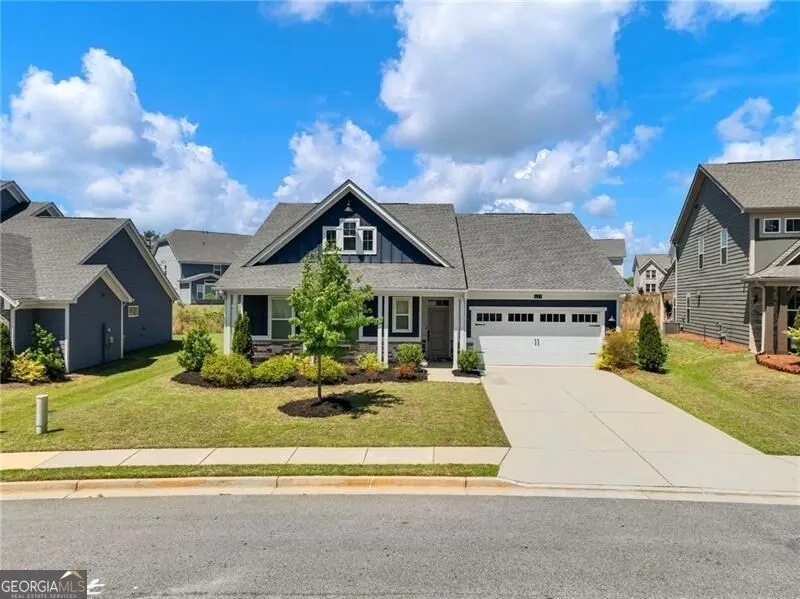627 Michigan CIR Hoschton, GA 30548