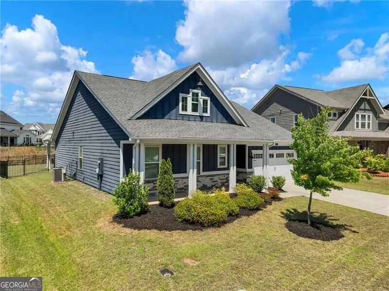 627 Michigan CIR Hoschton, GA 30548