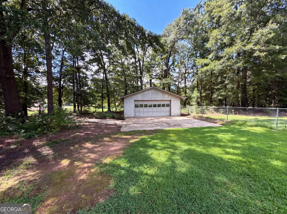 2310 McEachern School RD Powder Springs, GA 30127