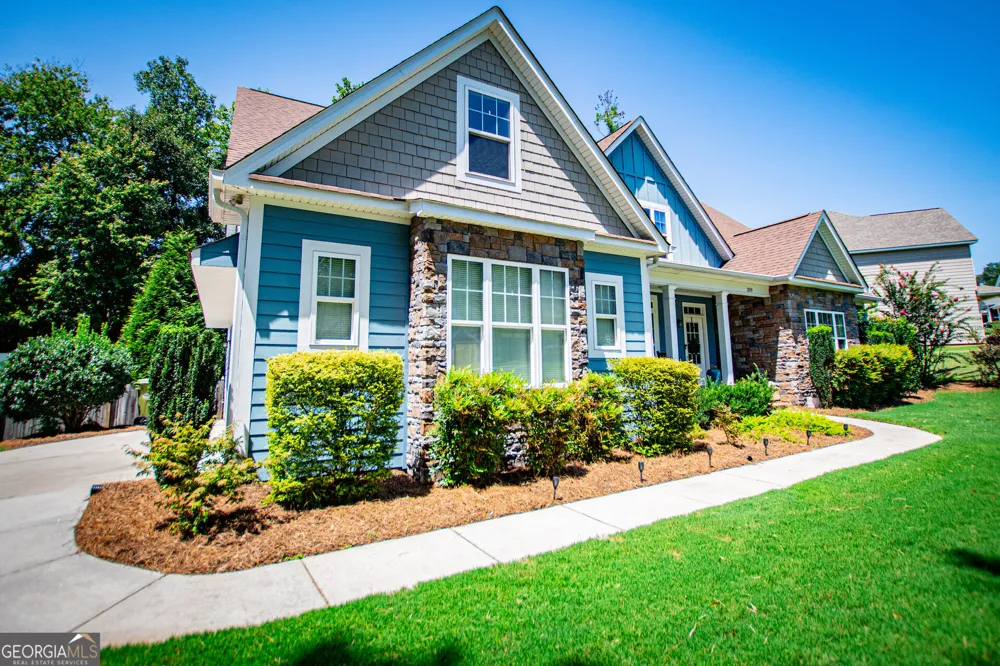 319 Wooded Glen LN Carrollton, GA 30117