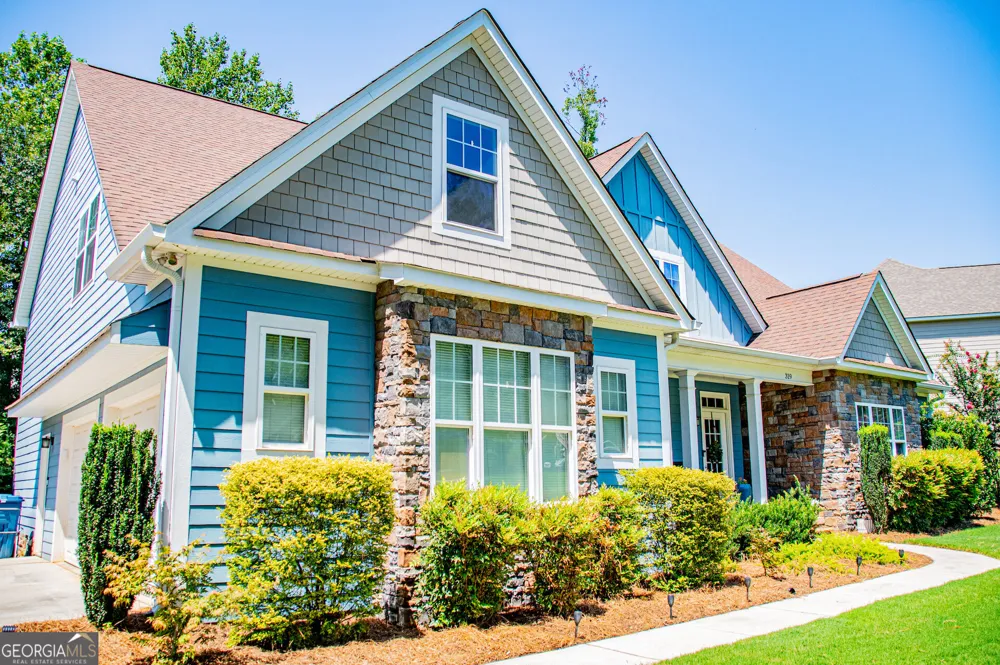 319 Wooded Glen LN Carrollton, GA 30117