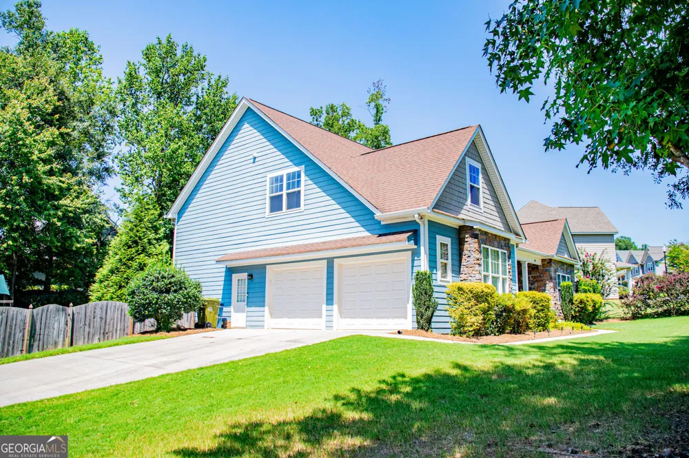 319 Wooded Glen LN Carrollton, GA 30117