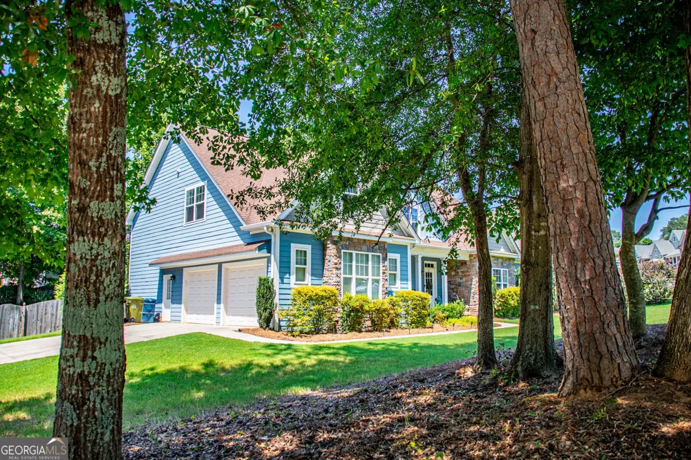 319 Wooded Glen LN Carrollton, GA 30117