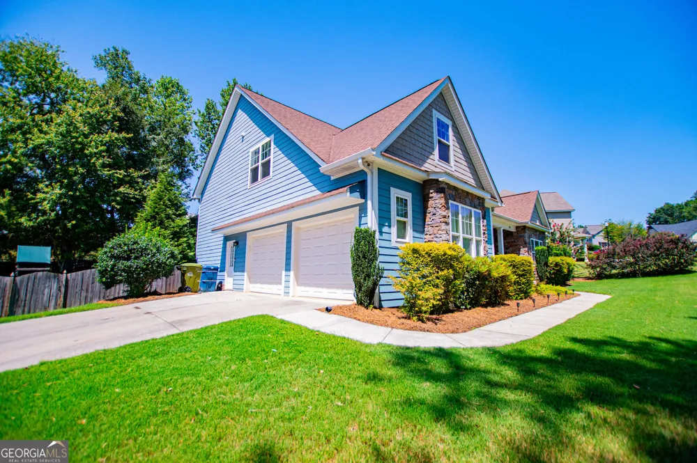 319 Wooded Glen LN Carrollton, GA 30117