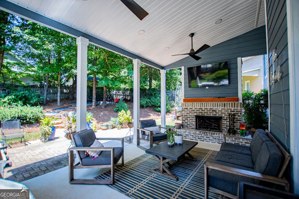 319 Wooded Glen LN Carrollton, GA 30117