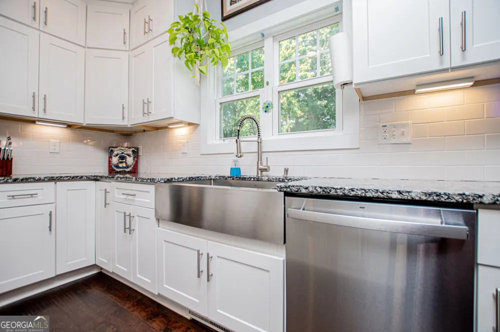319 Wooded Glen LN Carrollton, GA 30117