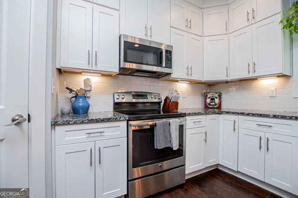 319 Wooded Glen LN Carrollton, GA 30117