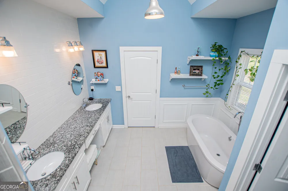 319 Wooded Glen LN Carrollton, GA 30117