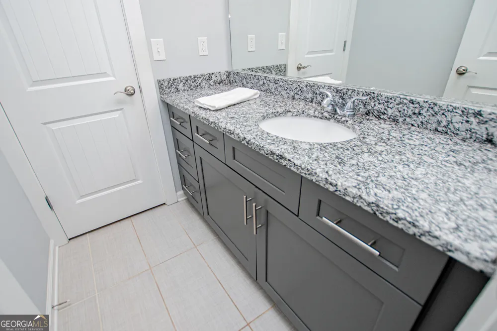 319 Wooded Glen LN Carrollton, GA 30117