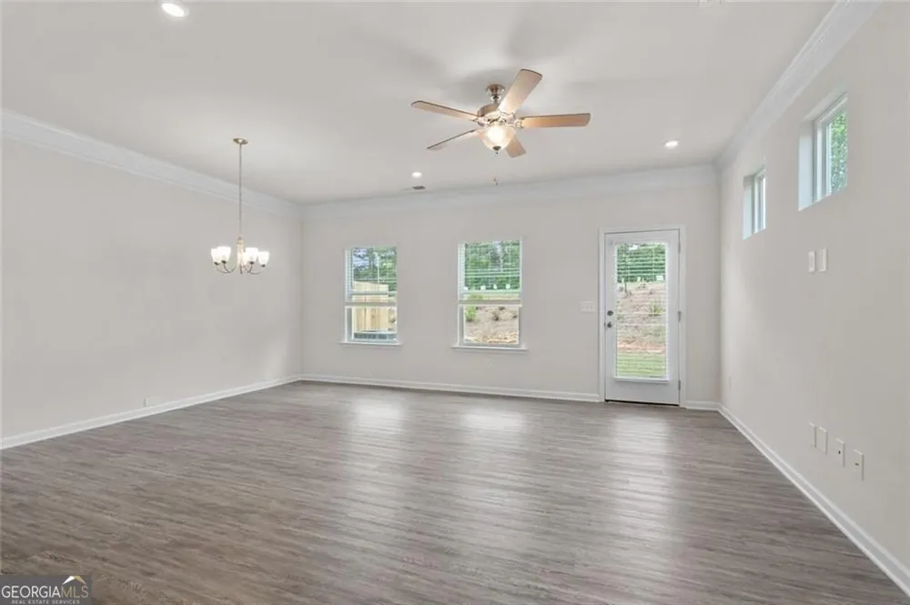 13719 92 HWY Woodstock, GA 30188