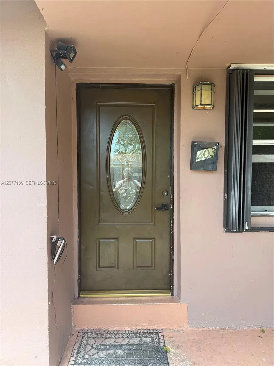 401 SW 4th terrace #403 Hallandale Beach, FL 33009