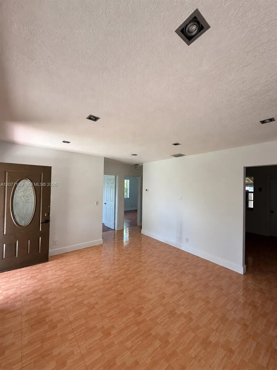 401 SW 4th terrace #403 Hallandale Beach, FL 33009