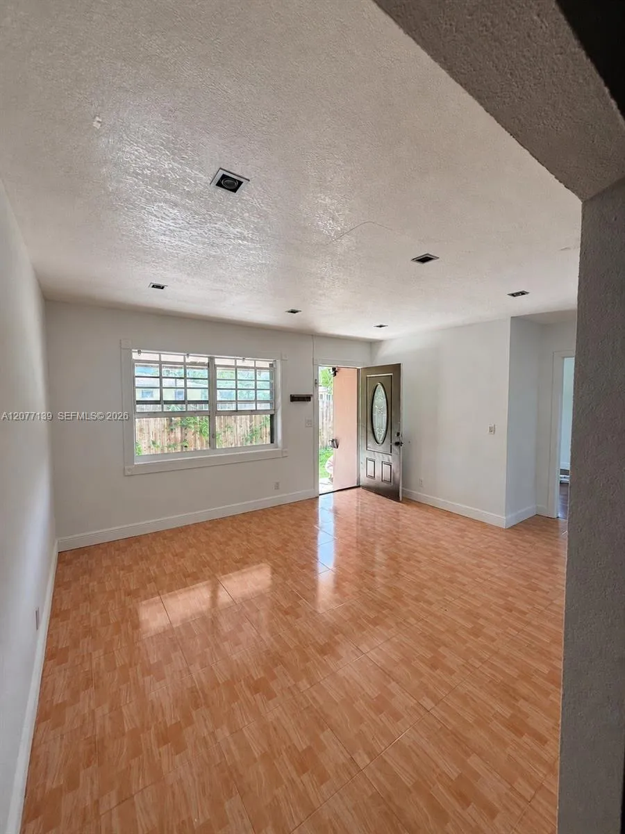 401 SW 4th terrace #403 Hallandale Beach, FL 33009
