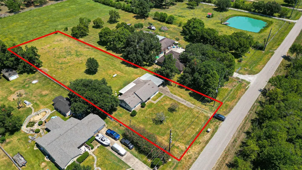2615 County Road 956 Rosharon, TX 77583