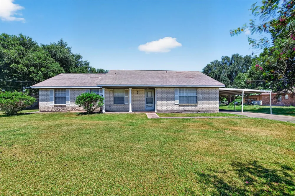 2615 County Road 956 Rosharon, TX 77583