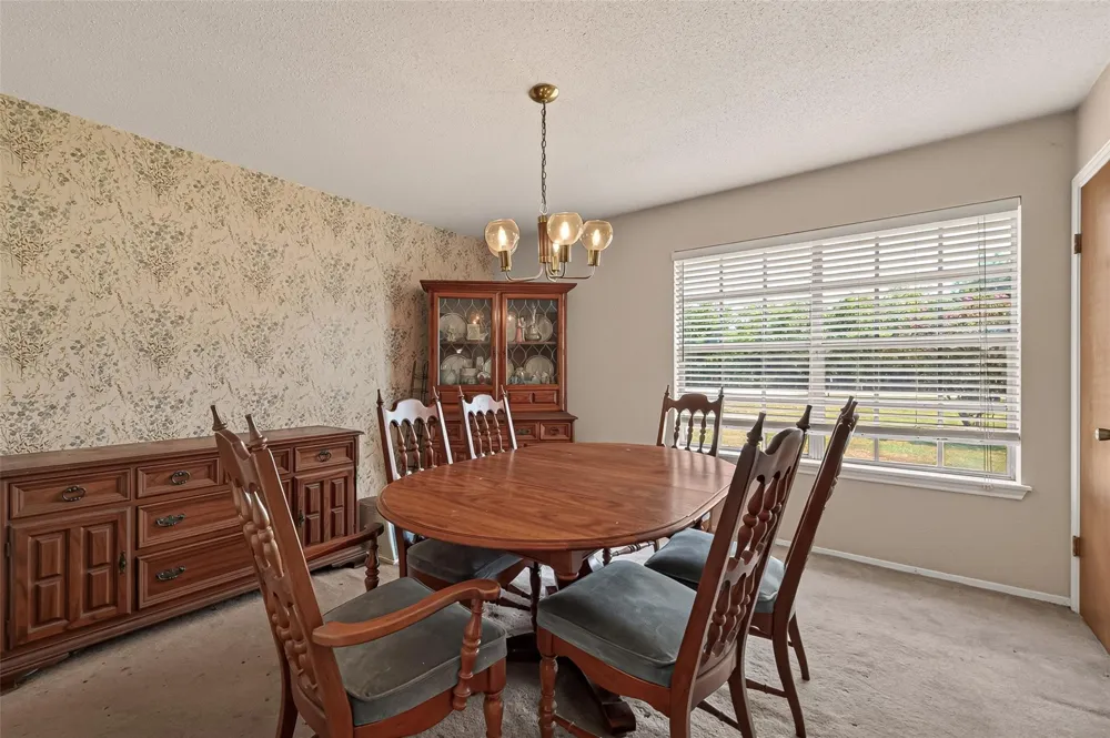 2615 County Road 956 Rosharon, TX 77583