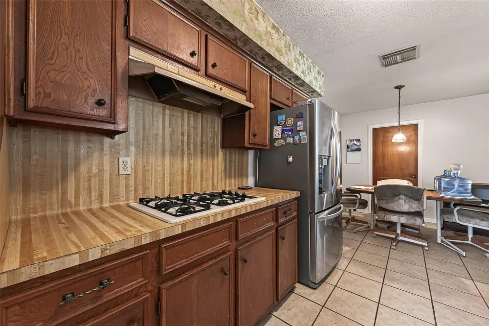 2615 County Road 956 Rosharon, TX 77583
