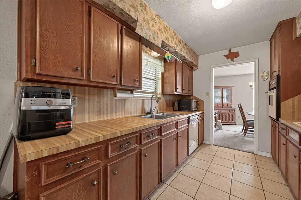 2615 County Road 956 Rosharon, TX 77583