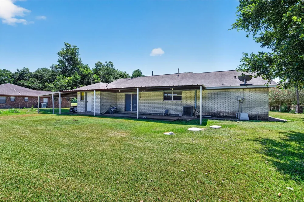 2615 County Road 956 Rosharon, TX 77583