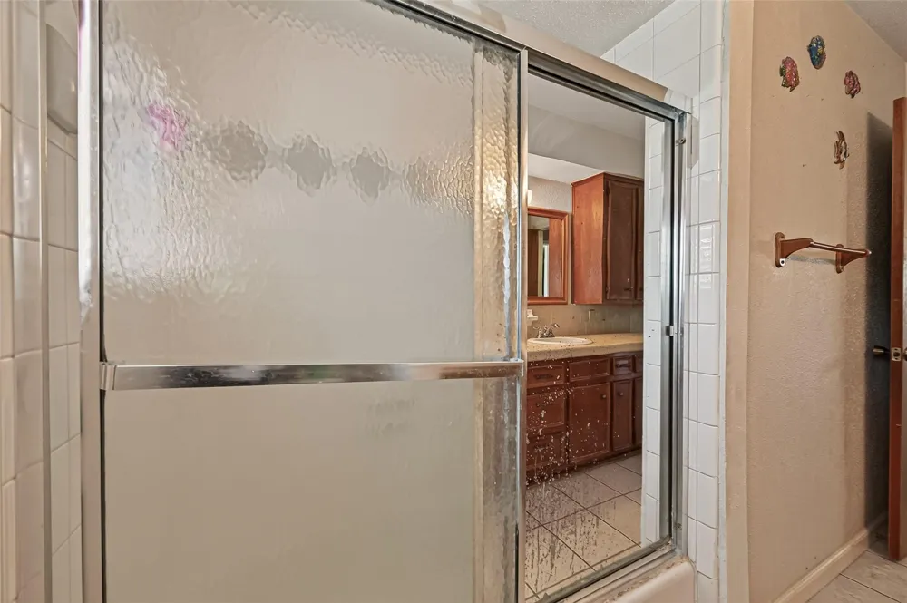 2615 County Road 956 Rosharon, TX 77583