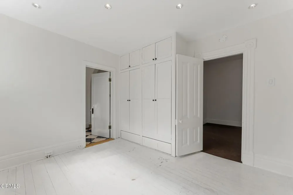 79 W Villa Street Pasadena, CA 91103